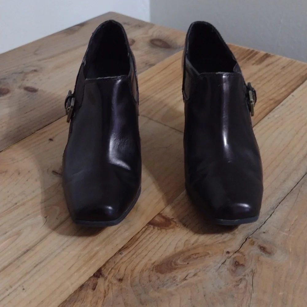 Nickels Faux Leather Square Toe Ankle Booties w/ Buckle Size 9